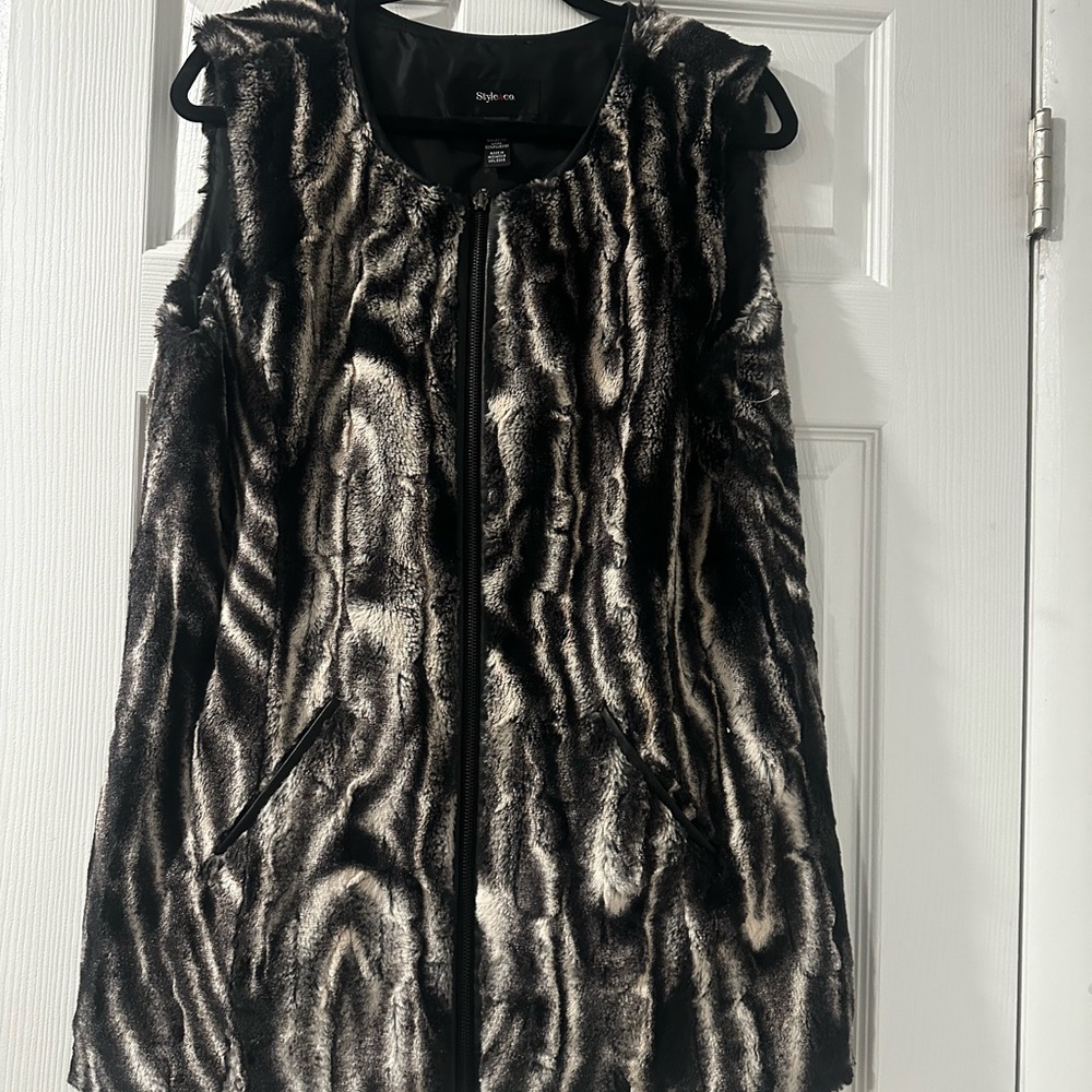 Style & Co. Black and White Faux Fur Vest